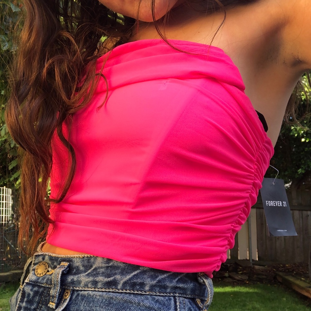 pink crop top 💘
